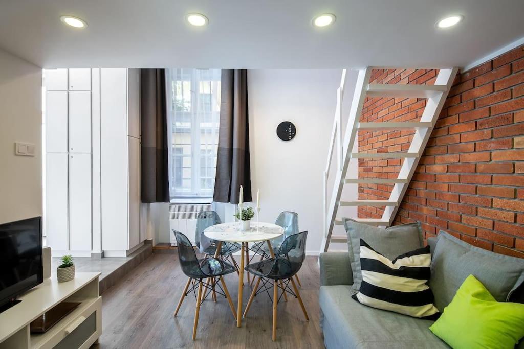 Amazing Kazinczy Flat No. 1 Budapest Exterior photo